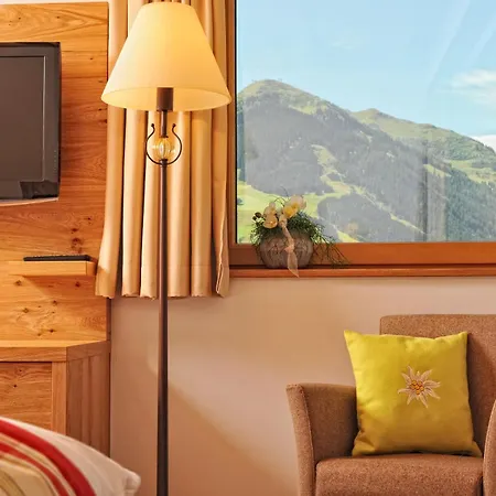 Hotel Barbarahof Saalbach Hotell