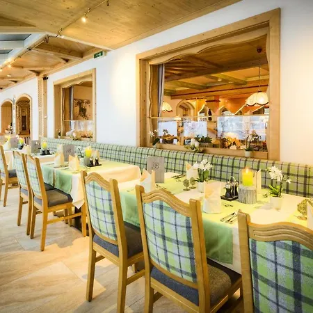 Hotel Barbarahof Saalbach Hotel 4*