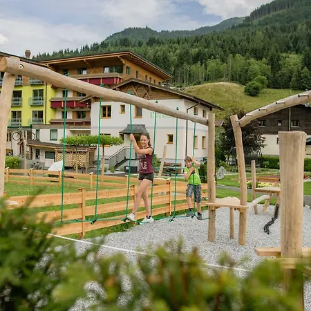 Hotel Hotel Barbarahof Saalbach 4*